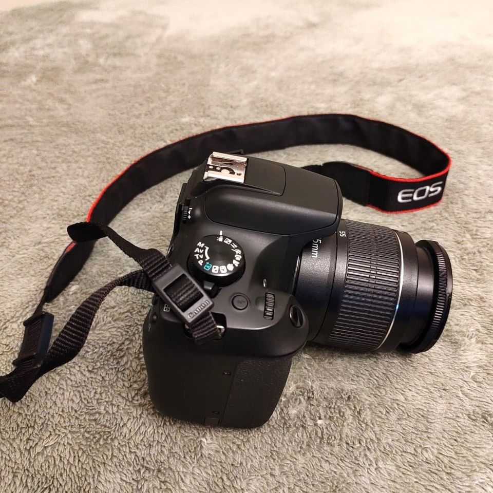 Canon EOS 1300D camera. Great opportunity