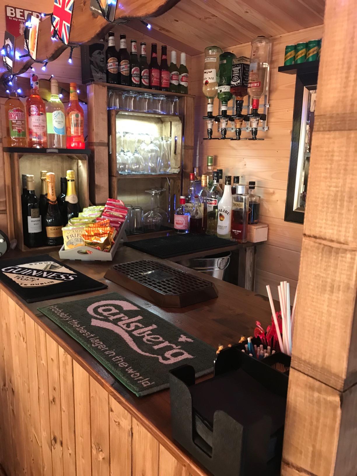 【Home&Garden】Corner Bar Counter Man Cave Home Bar Party Barware Wood Summer Cabin