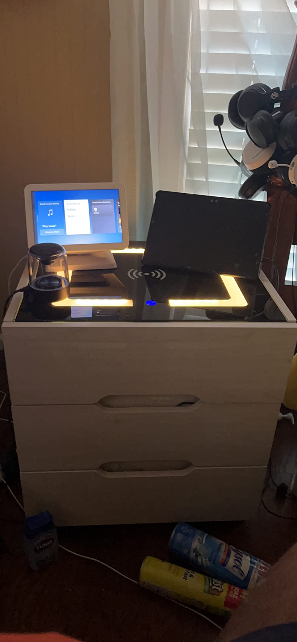 【Furniture】Nightstands Wireless Charging Station and LED Lights, Modern End Side Table with 3 Drawer